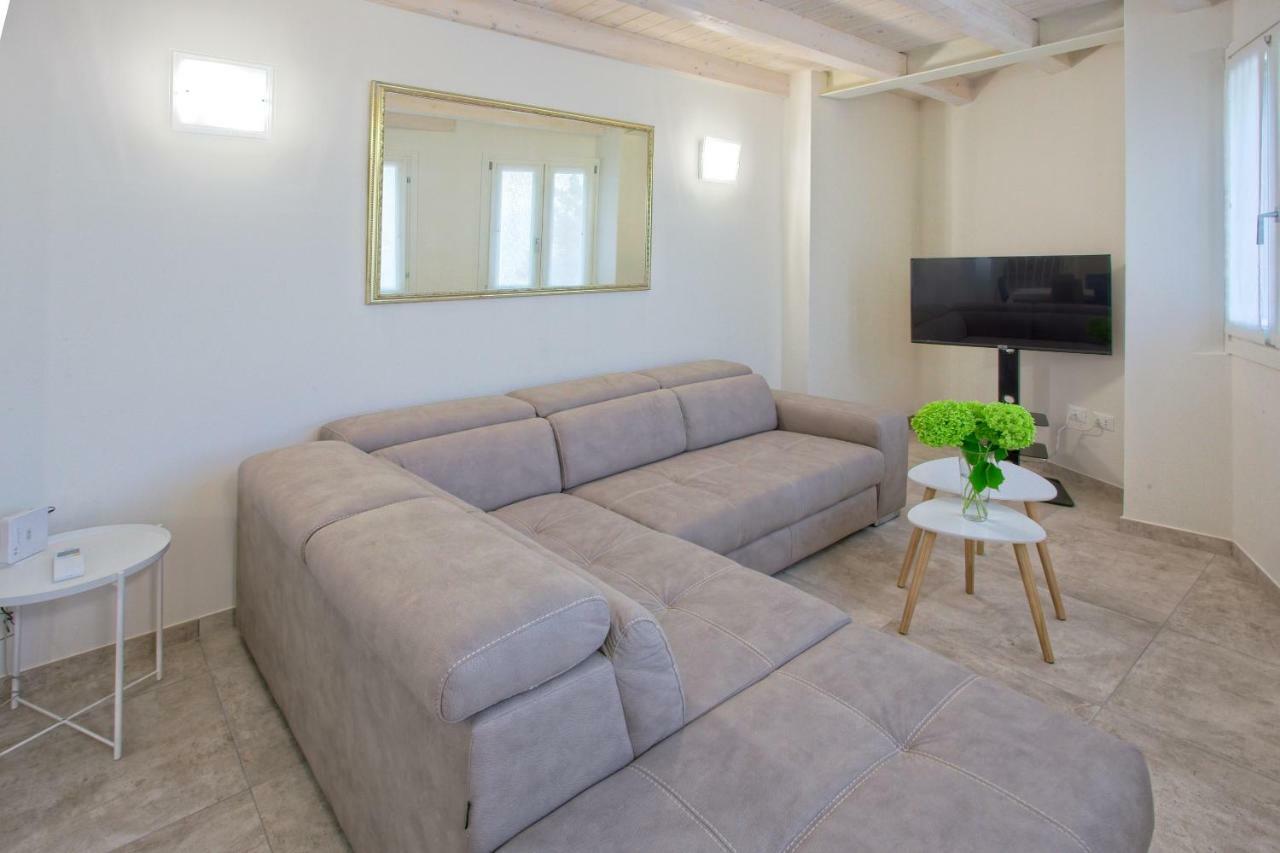 Casa Vacanze Marconi 22 มาโรเน ภายนอก รูปภาพ