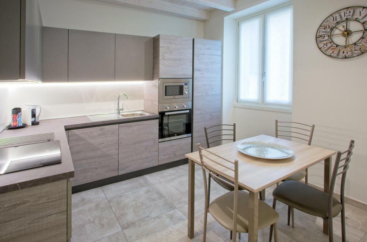 Casa Vacanze Marconi 22 มาโรเน ภายนอก รูปภาพ